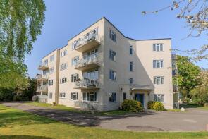 16, 5 Chessington Court, Durley Chine Road, Bournemouth BH2 5JR