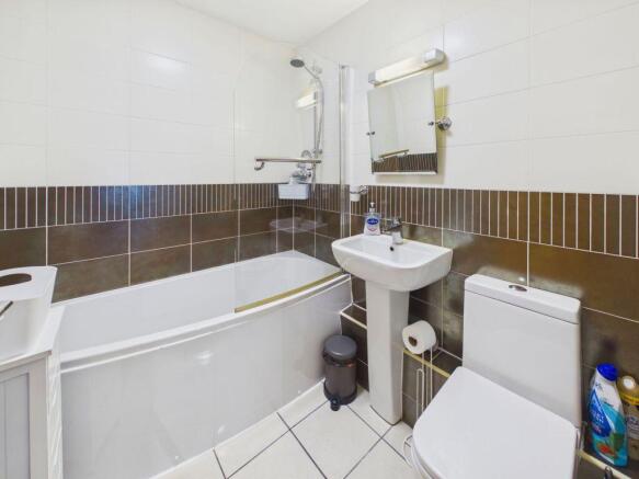 2 bed Apartment for sale Image 6