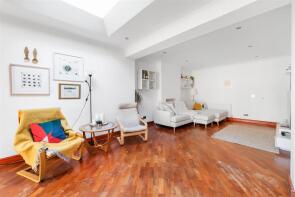 43, Links Avenue, Surrey, Morden SM4 5AE