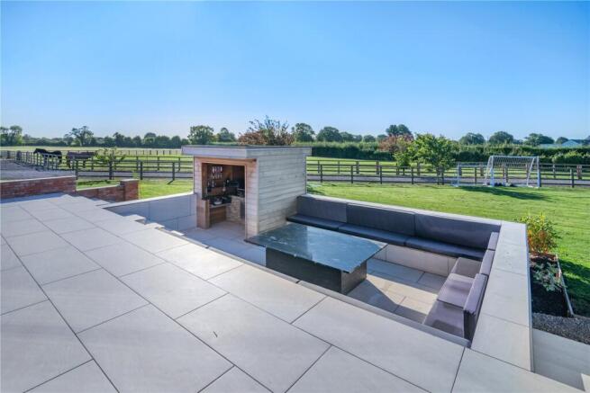 4 bed Equestrian Facility for sale Image 11