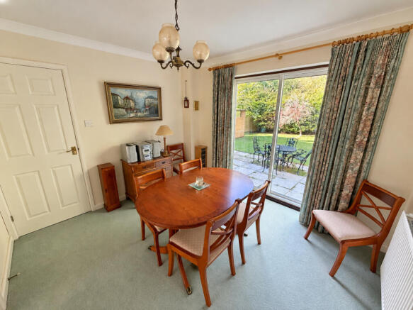 Mindelheim Avenue, East Grinstead, West Sussex photo 4