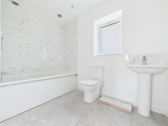 3 bed Semi-Detached for sale Image 12