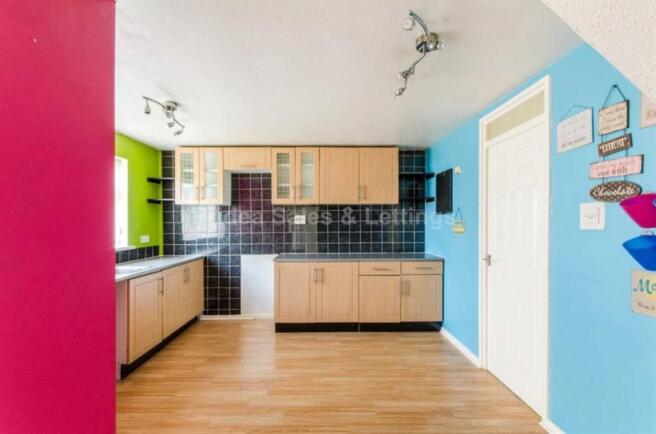4 bed Terraced for sale Image 8