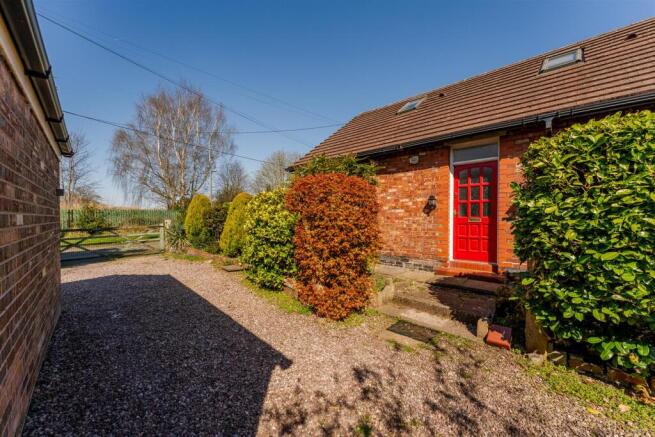 Detached Garage