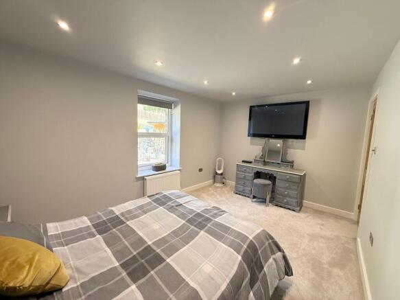 2 bed Terraced for sale Image 12