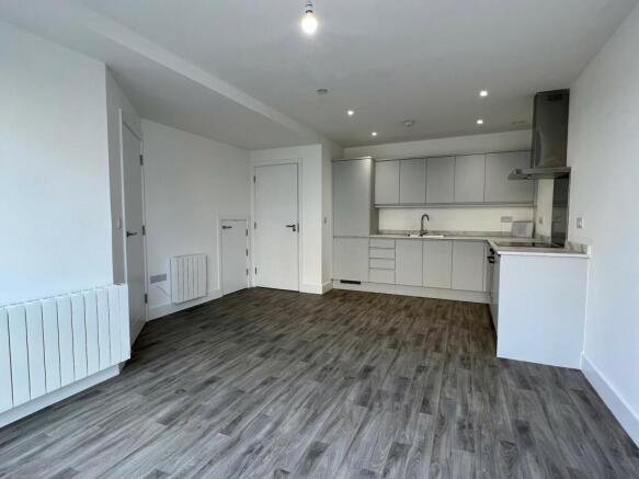 3 bed House to rent Image 4