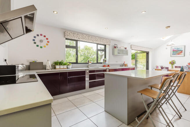 Kitchen/Breakfast...