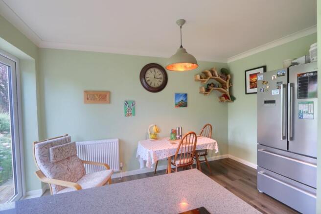 3 bed Bungalow for sale Image 9