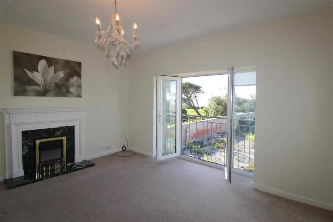 The Willows, 2 - Lounge 2.JPG