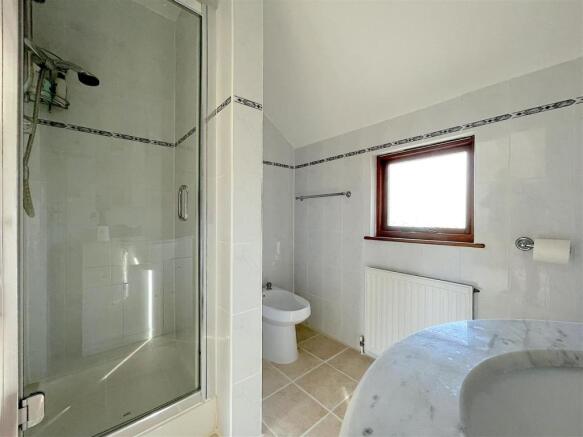 En-Suite Two (1).jpeg