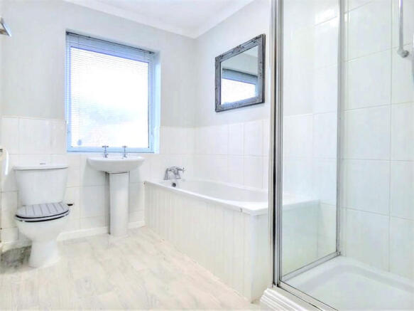 3 bed Terraced to rent Image 7