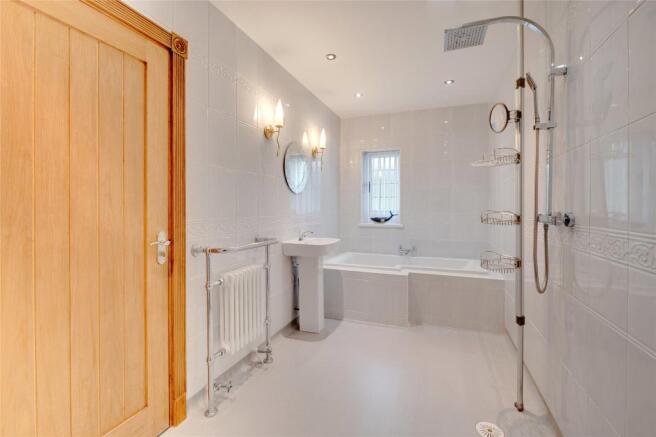En Suite Bathroom