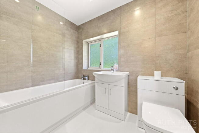 3 bed Semi-Detached for sale Image 10