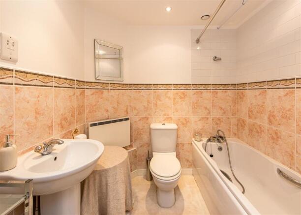 37 Sparrows Nest-bath.jpg
