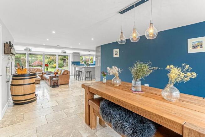 5 bed Detached for sale Image 5