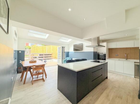 Kitchen/Diner & Family Area