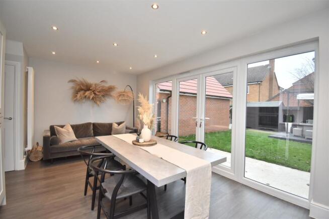 Living Kitchen/Dining Room