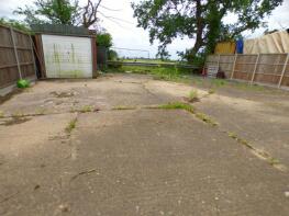 Oakside Farm, Ipswich Road, Norwich NR15 2XA