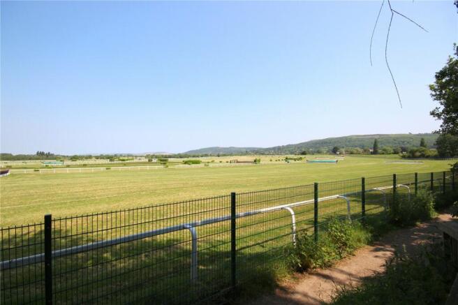 Racecourse Walk