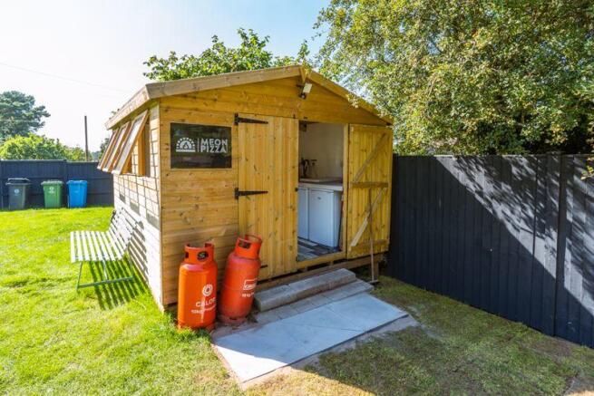 OUTDOOR KITCHEN