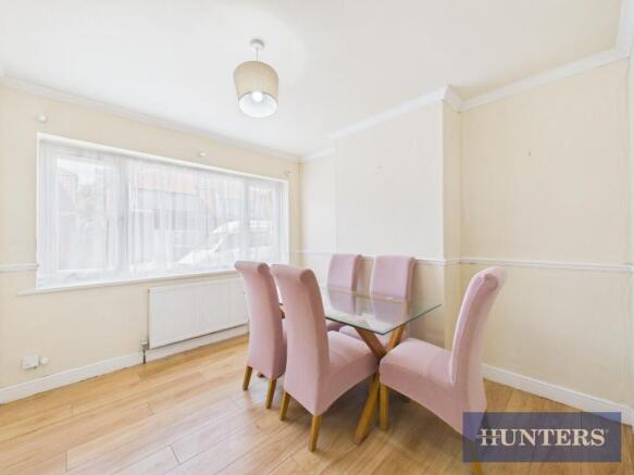 4 bed Semi-Detached for sale Image 5