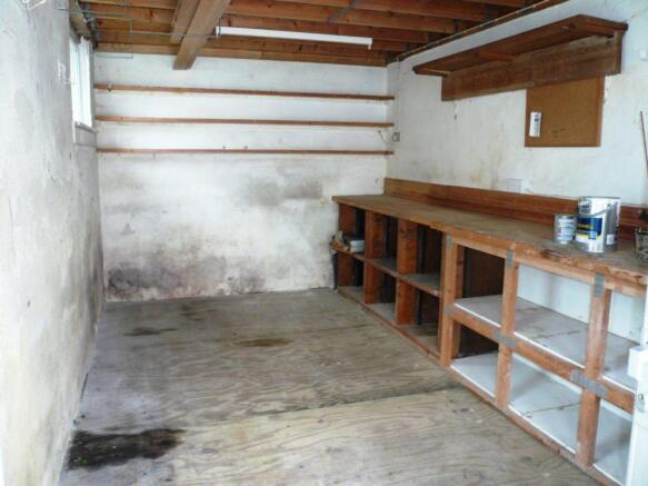 Garage/Workshop