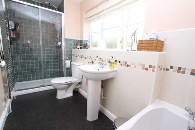 En-Suite Bathroom