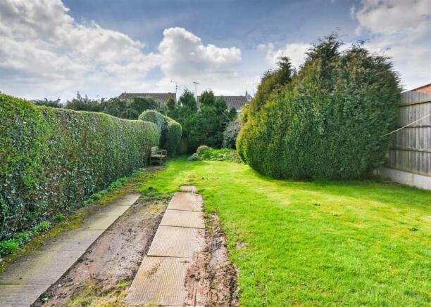 36 Hall End Lane - Garden.jpg