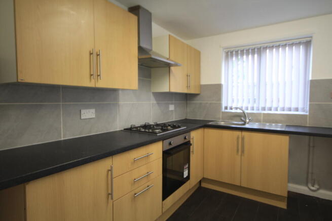 2 bed Terraced to rent Image 4