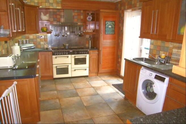 Well Fitted Kitchen