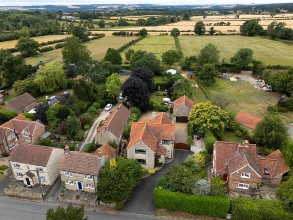 4 bed Detached for sale in nawton
