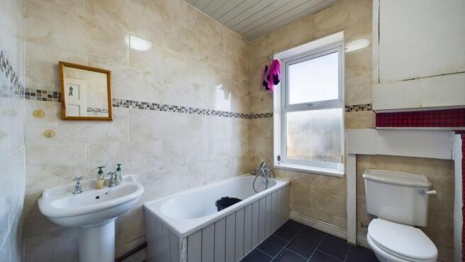 2 bed Terraced to rent Image 7