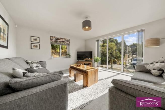 4 bed Link Detached House for sale Image 11