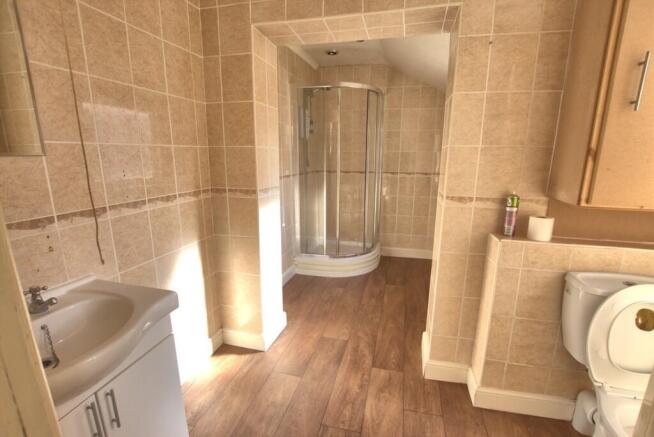 6 bed Semi-Detached for sale Image 8