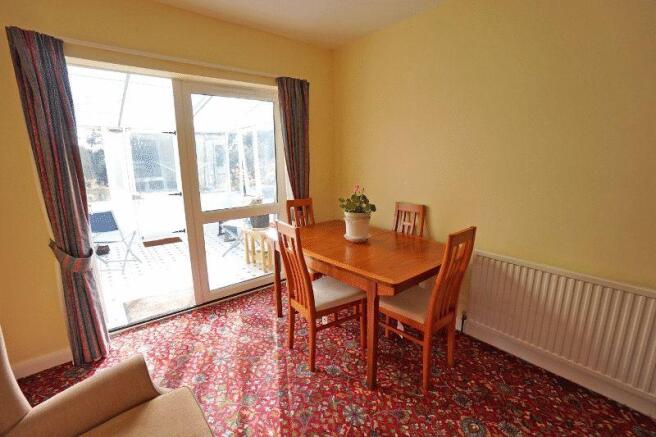 Dining room/be...