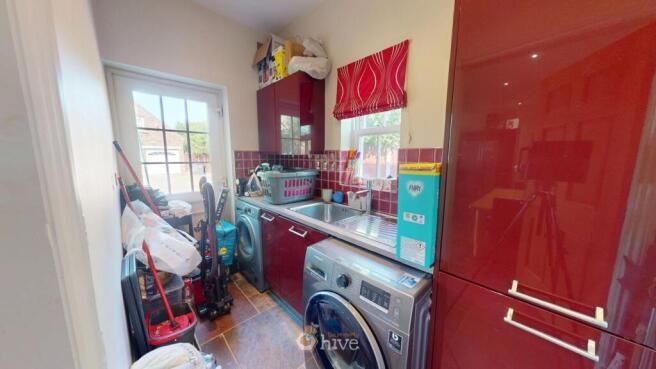 6 bed Detached for sale Image 11