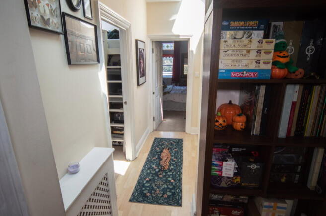 2 bed Flat for sale Image 6