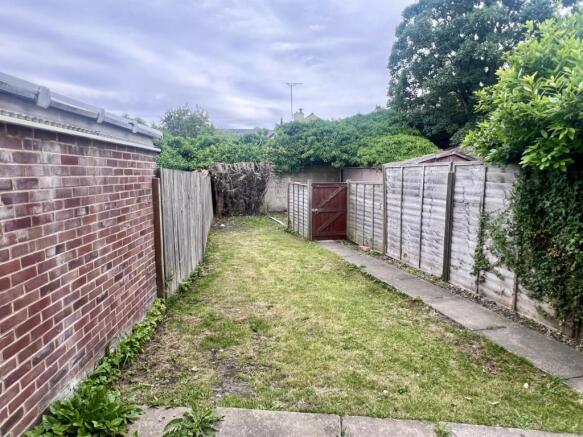 3 bed House to rent Image 8