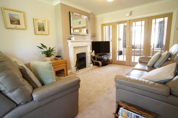 Sitting Room / Dining Room