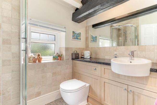 4 bed Detached for sale Image 9