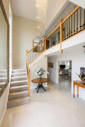 4 bed Detached for sale Image 5