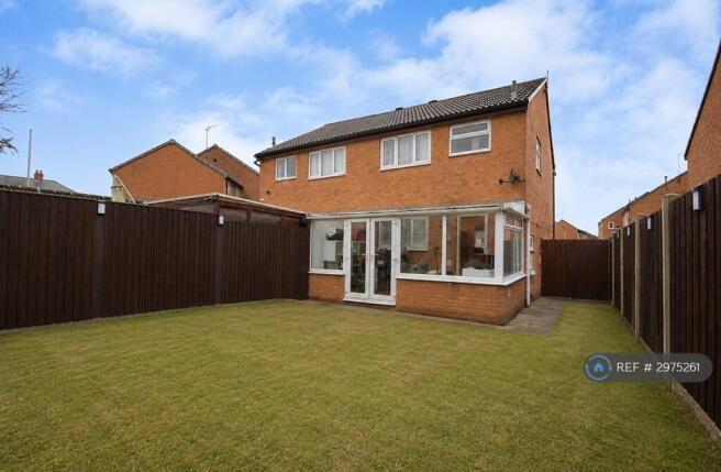 3 bed Semi-Detached to rent Image 10