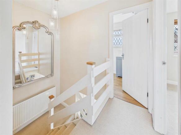 3 bed Semi-Detached for sale Image 7