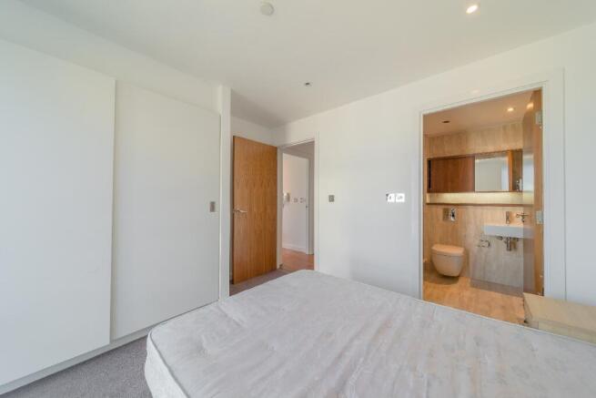 2 bed Apartment to rent Image 6