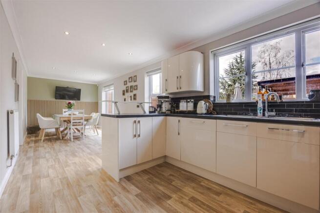 Kitchen diner
