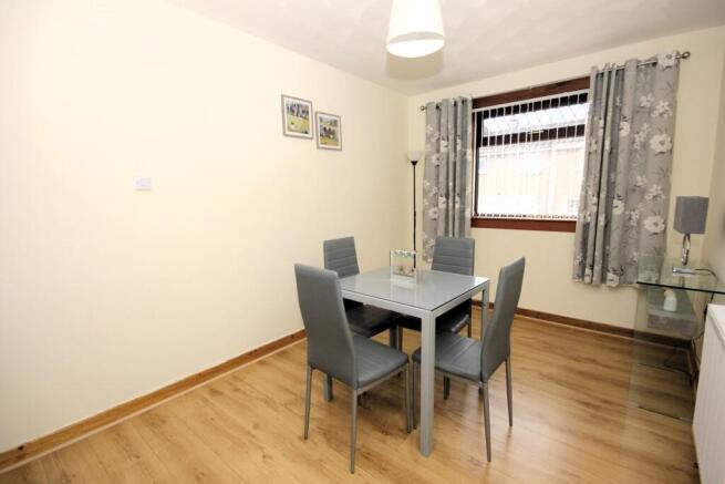 Mackie Place, New Farm Loch, Kilmarnock, East Ayrshire photo 4