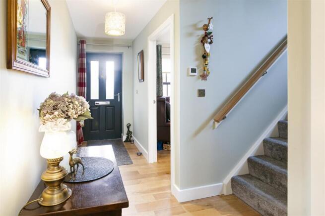 4 bed Detached for sale Image 11