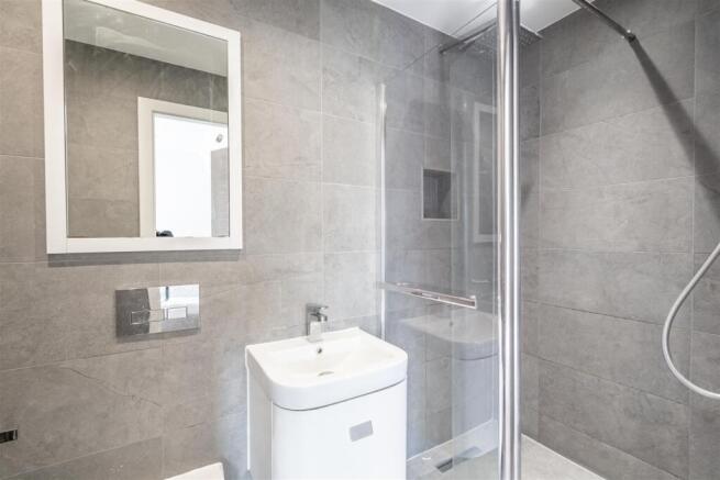 2 bed Apartment to rent Image 12