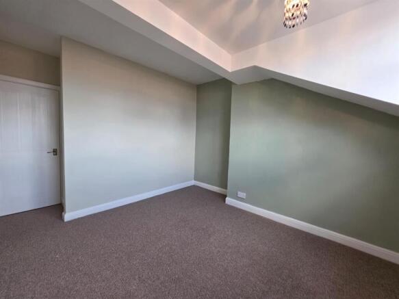 2 bed Maisonette to rent Image 9