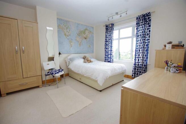 Bedroom two 12'9 (3.
